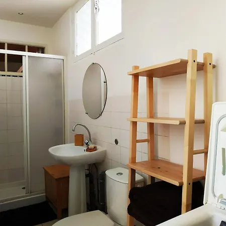 Appartement 2 Pieces, Proche Plage, Commerces, Restaurants